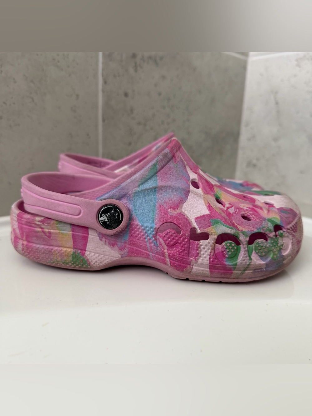 CROCS Kids Pink Tie-Dye Print Clog Sandals Size 2 Youth